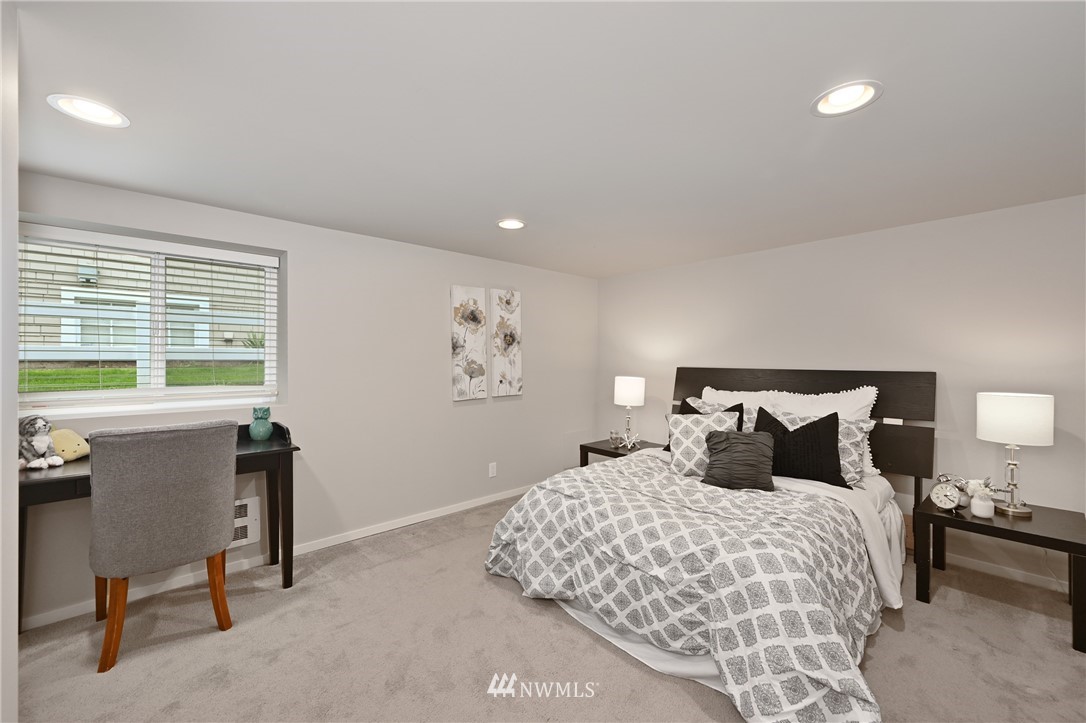 719 North 48th Street Seattle, WA 98103 - Photo 19 of 30