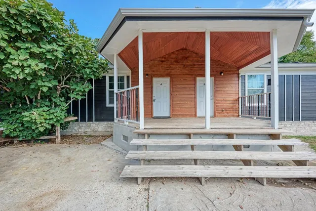 $1,600 | 2785 North Main Street, Bastrop, TX 78602