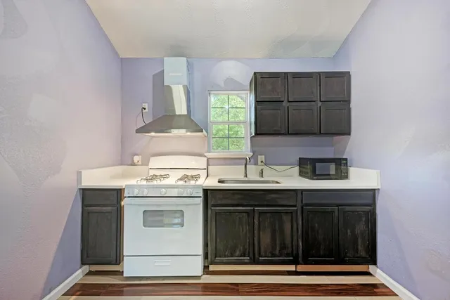 $1,600 | 2785 North Main Street, Bastrop, TX 78602