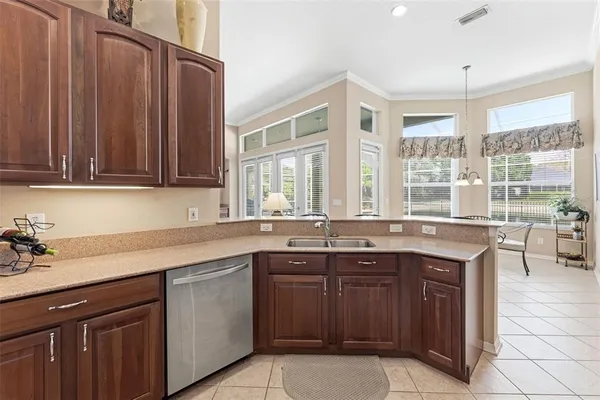 $850,000 | 5925 Jefferson Park Drive, Tampa, FL 33625