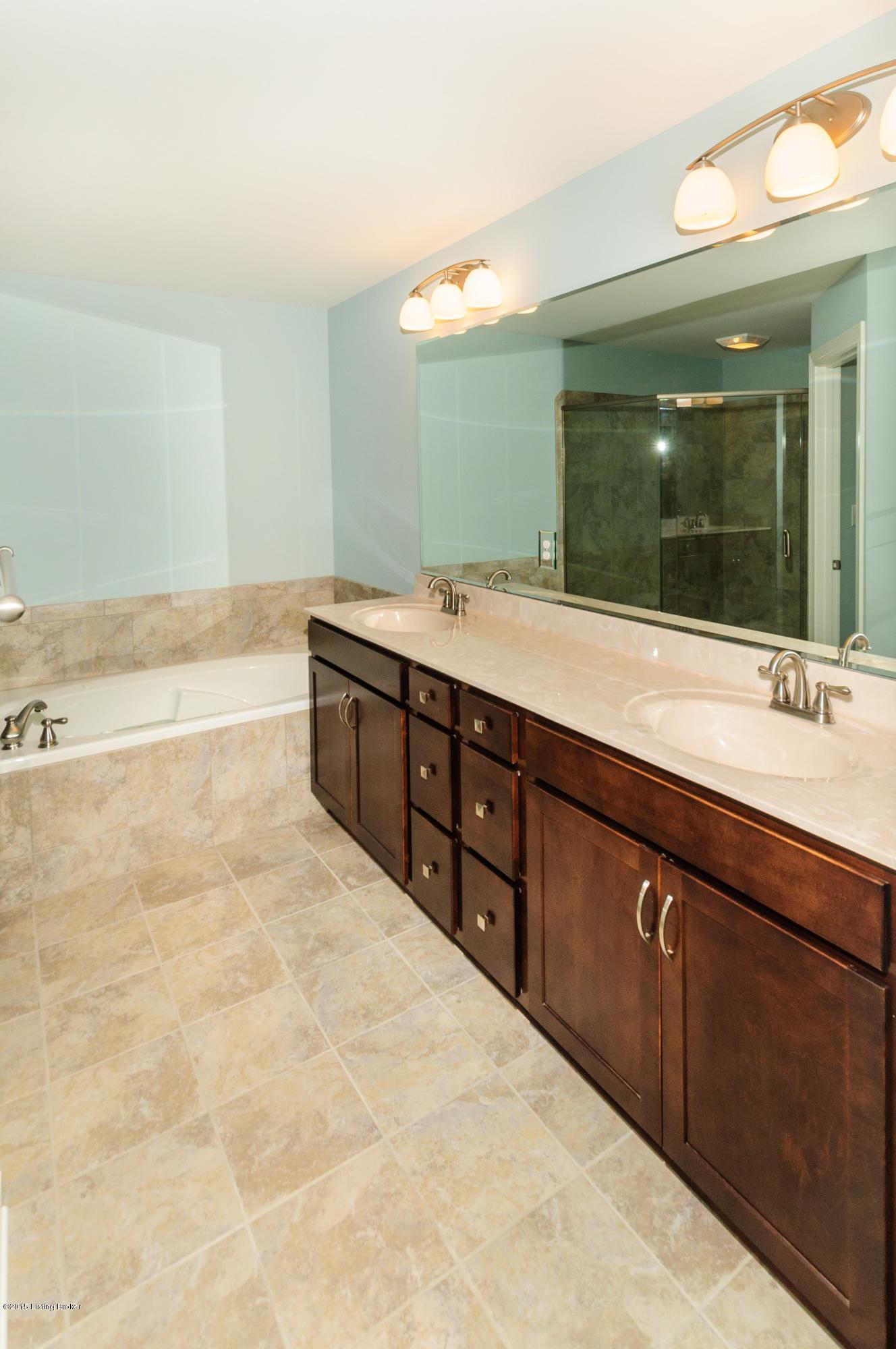 2710 Razor Ridge Court Louisville, KY 40299 - Photo 27 of 34 027_Master Bathroom