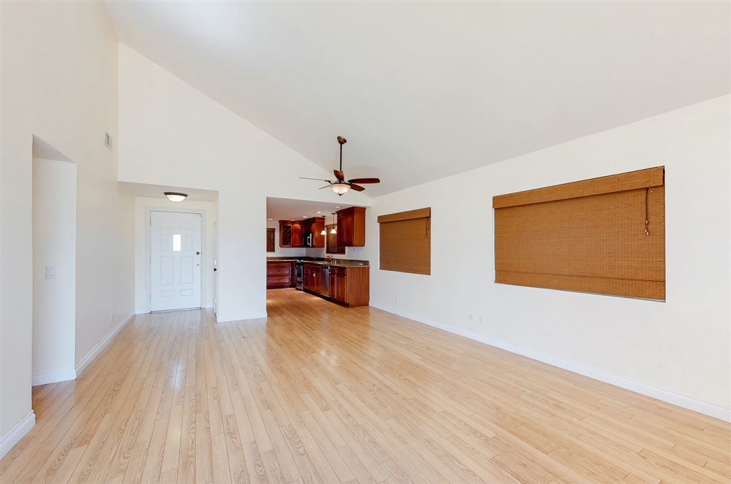 2707 Ledgetop Place Spring Valley, CA 91977 - Photo 5 of 18 Gallery Image 5