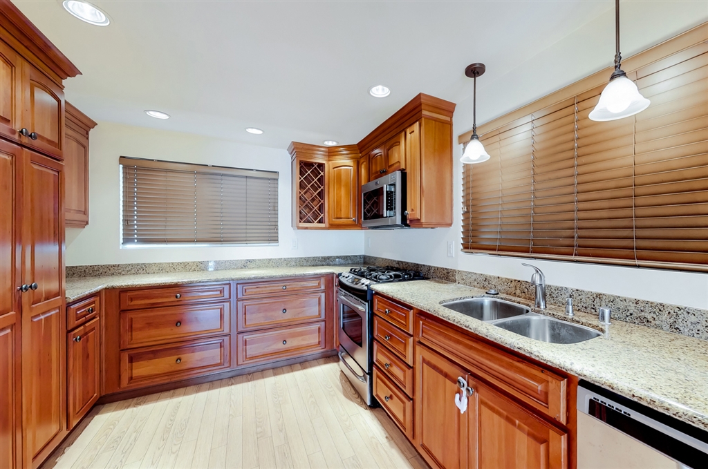 2707 Ledgetop Place Spring Valley, CA 91977 - Photo 7 of 18 Gallery Image 7