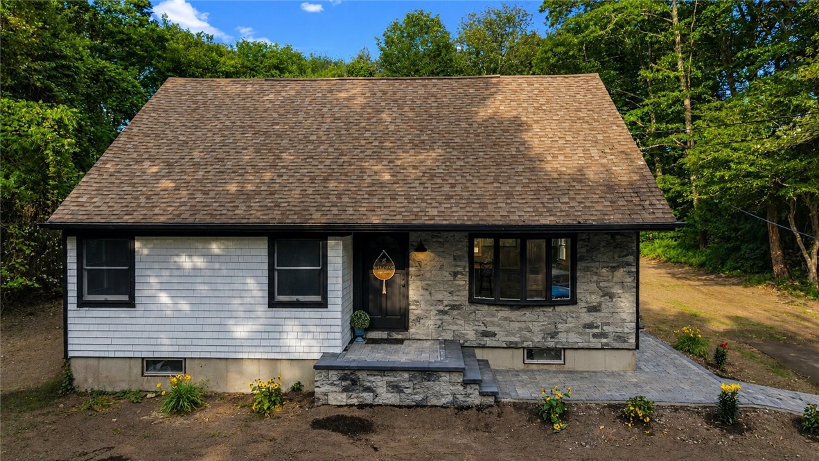 380 Brayton Road Tiverton, RI 02878 - Photo 2 of 36