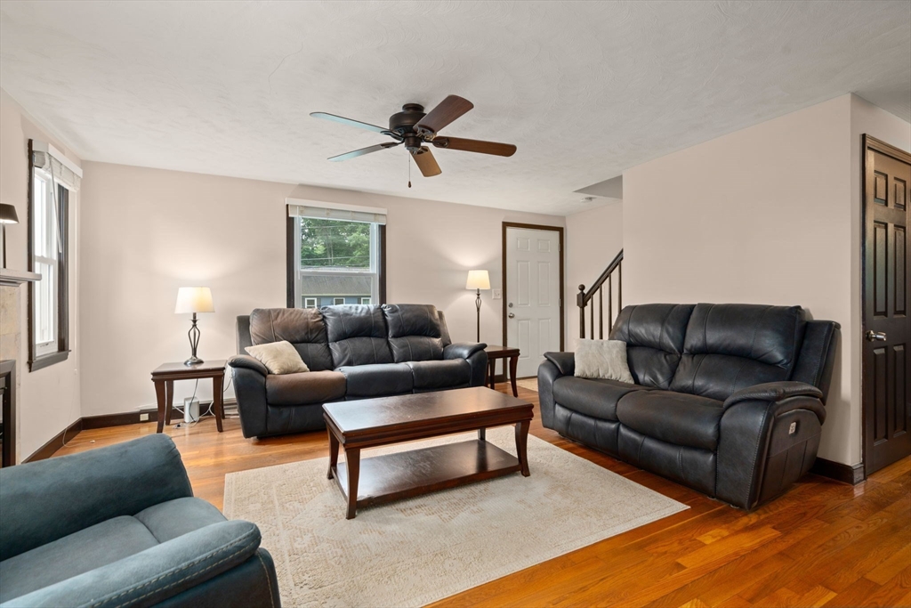 9 Laurel Lane Bellingham, MA 02019 - Photo 20 of 30 a living room with furniture