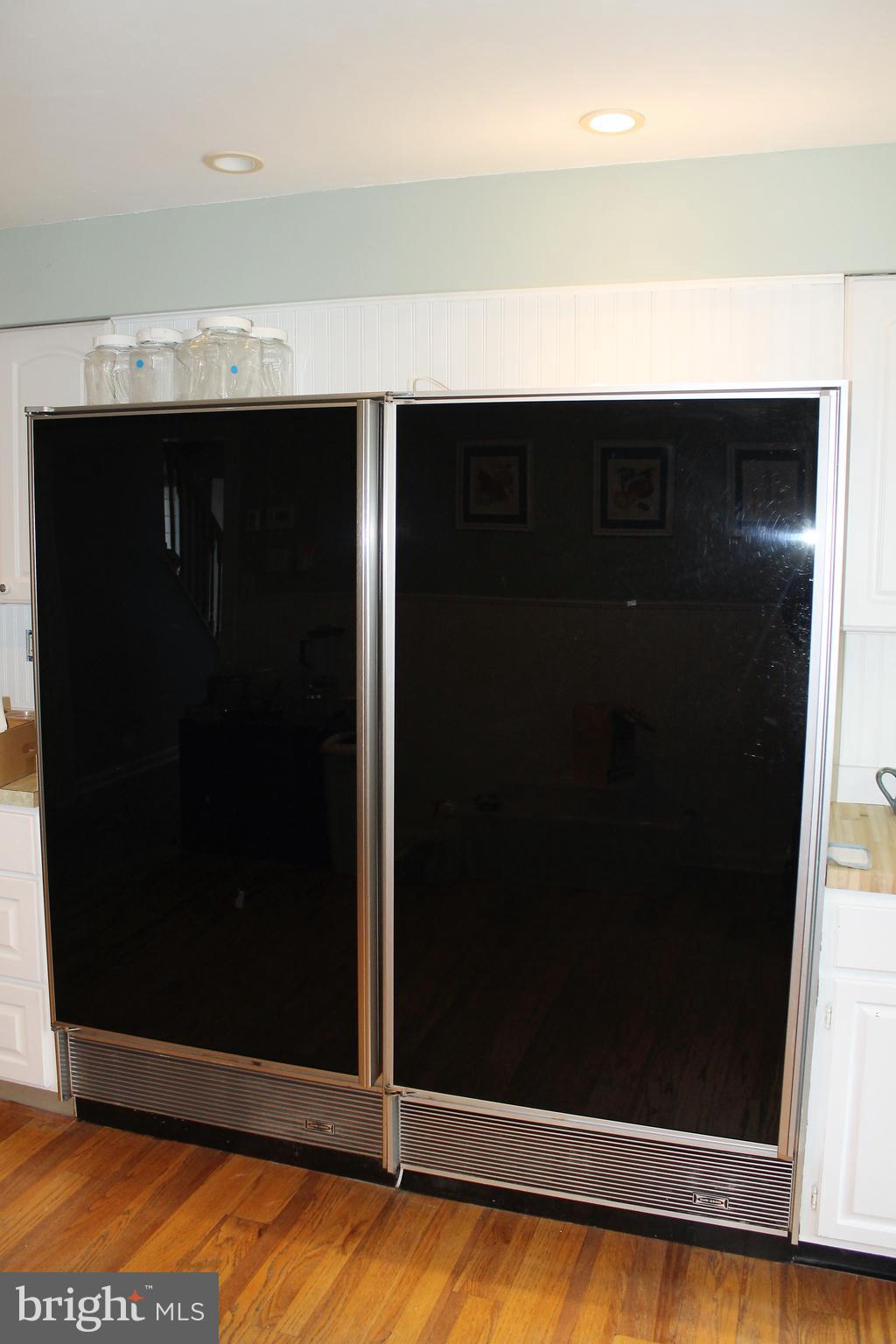 40 Buttonwood Road Stratford, NJ 08084 - Photo 7 of 40 Sub Zero freezer and refrigerator