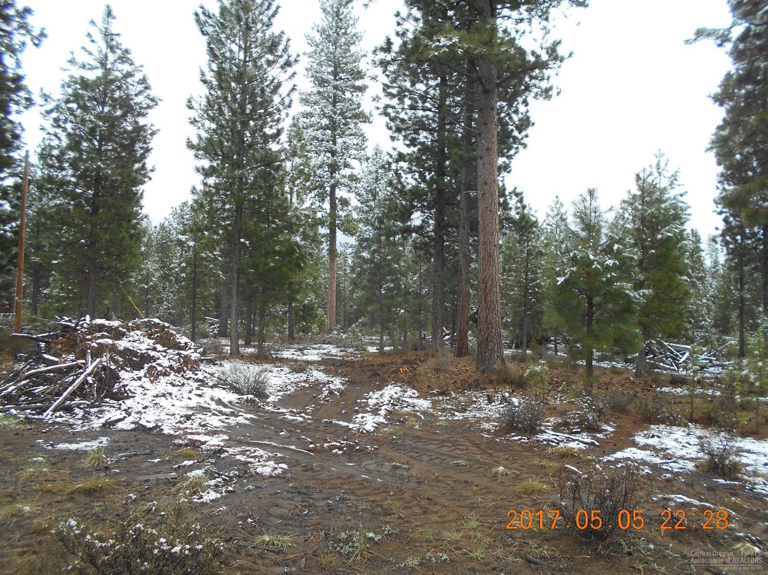 51905 Read Loop La Pine, OR 97739 - Photo 1 of 3 Primary Photo
