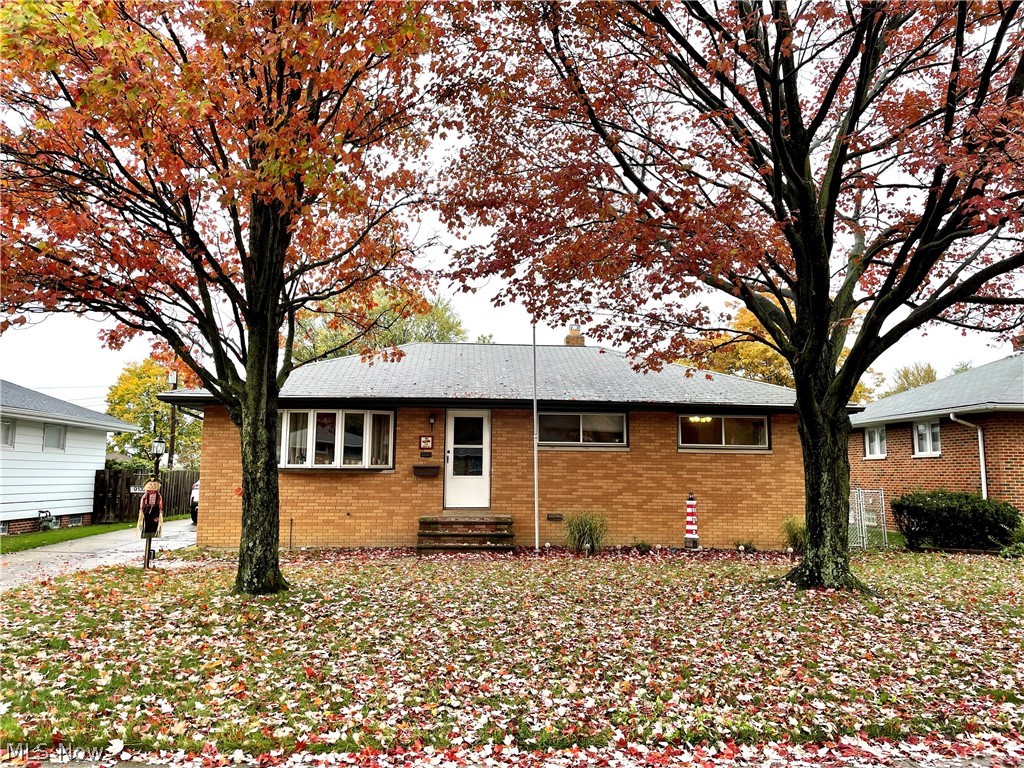 9132 Reichert Road Cleveland, OH 44130 - Photo 1 of 27