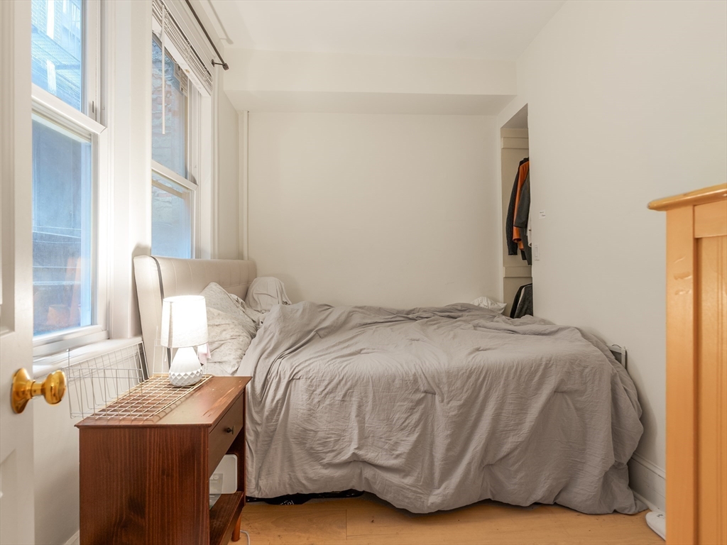 22 Irving Street, Unit 2 Boston, MA 02114 - Photo 7 of 10