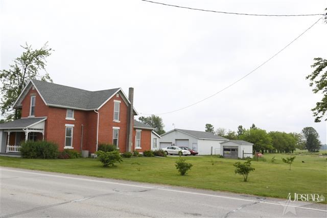 4215 South Warren Road Huntington, IN 46750 - Photo 2 of 22 Gallery Image 2
