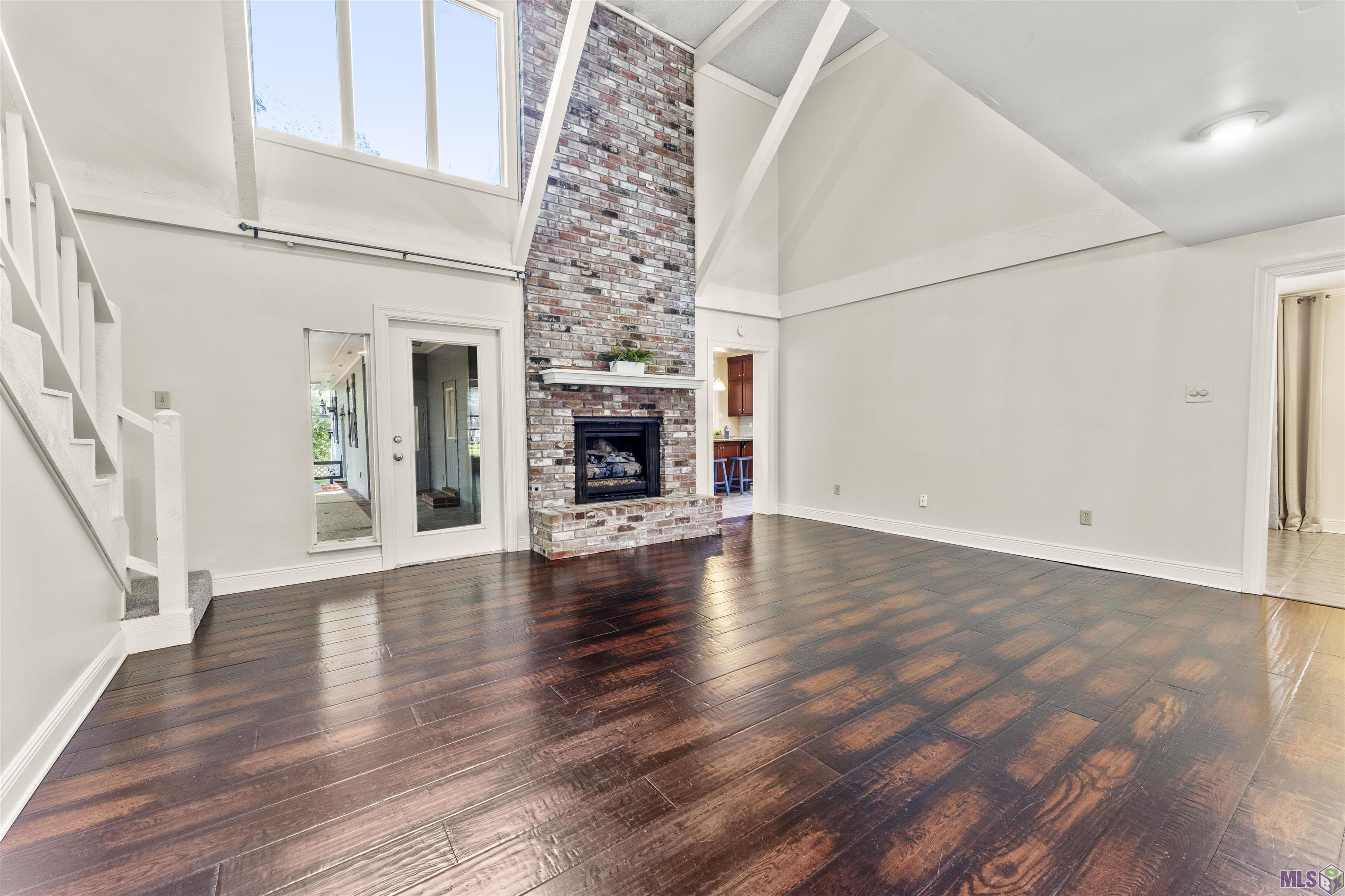 12837 Deerpath Way Baton Rouge, LA 70816 - Photo 8 of 42 Living Room