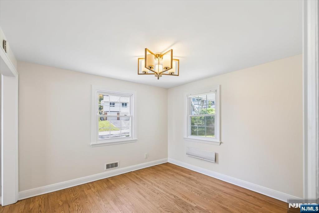 694 Northumberland Road Teaneck, NJ 07666 - Photo 10 of 29 Gallery Image 10
