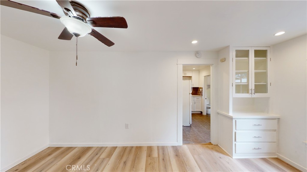 542 North Madison Avenue Pasadena, CA 91101 - Photo 19 of 27 a view of empty room with wooden floor