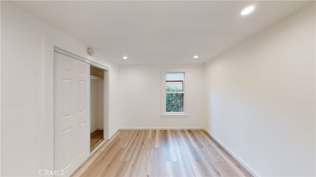 542 North Madison Avenue Pasadena, CA 91101 - Photo 21 of 27 an empty room with windows