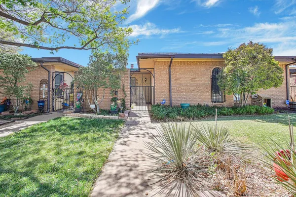 $1,700 | 5019 27th Street, Lubbock, TX 79407