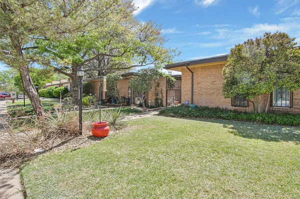 $1,700 | 5019 27th Street, Lubbock, TX 79407