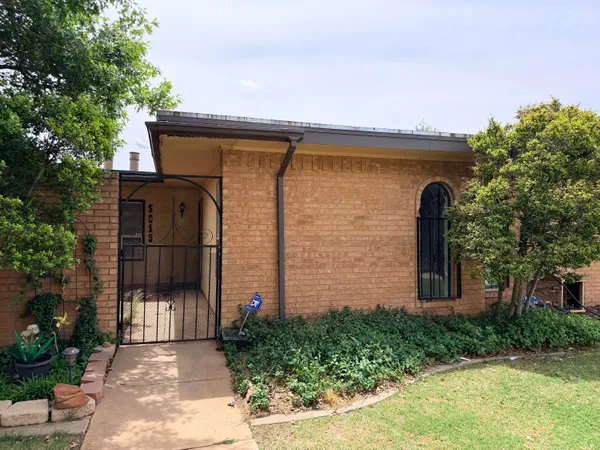 $1,700 | 5019 27th Street, Lubbock, TX 79407
