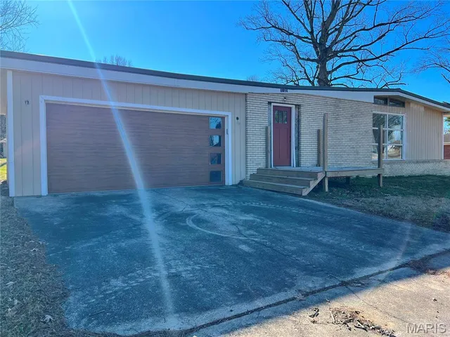 $125,000 | 1029 North Woodland Drive, Dexter, MO 63841