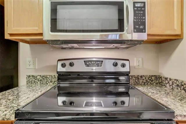 $140,000 | 518 Barrington Hills Drive, Atlanta, GA 30350