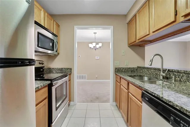 $140,000 | 518 Barrington Hills Drive, Atlanta, GA 30350