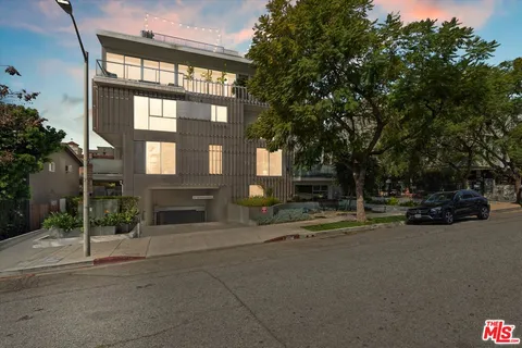 $1,398,000 | 1345 Havenhurst Drive, Unit 4, West Hollywood, CA 90046