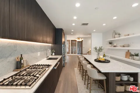 $1,398,000 | 1345 Havenhurst Drive, Unit 4, West Hollywood, CA 90046