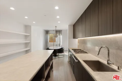 $1,398,000 | 1345 Havenhurst Drive, Unit 4, West Hollywood, CA 90046