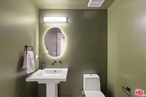 $1,398,000 | 1345 Havenhurst Drive, Unit 4, West Hollywood, CA 90046