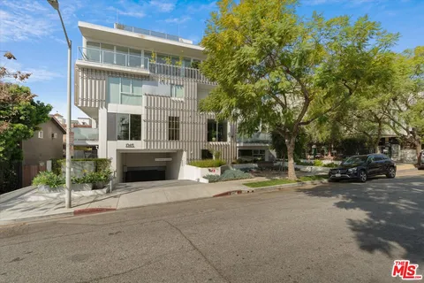 $1,398,000 | 1345 Havenhurst Drive, Unit 4, West Hollywood, CA 90046