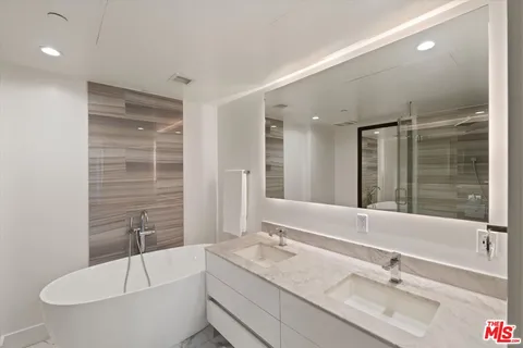 $1,398,000 | 1345 Havenhurst Drive, Unit 4, West Hollywood, CA 90046