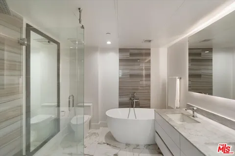 $1,398,000 | 1345 Havenhurst Drive, Unit 4, West Hollywood, CA 90046