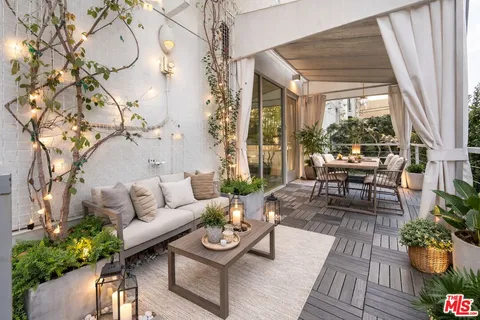 $1,398,000 | 1345 Havenhurst Drive, Unit 4, West Hollywood, CA 90046