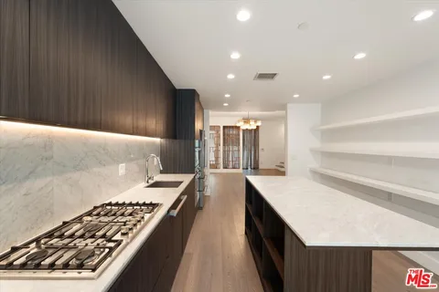 $1,398,000 | 1345 Havenhurst Drive, Unit 4, West Hollywood, CA 90046