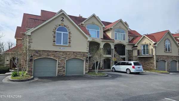 $334,900 | 615 River Pl Way, Unit B304, Sevierville, TN 37862