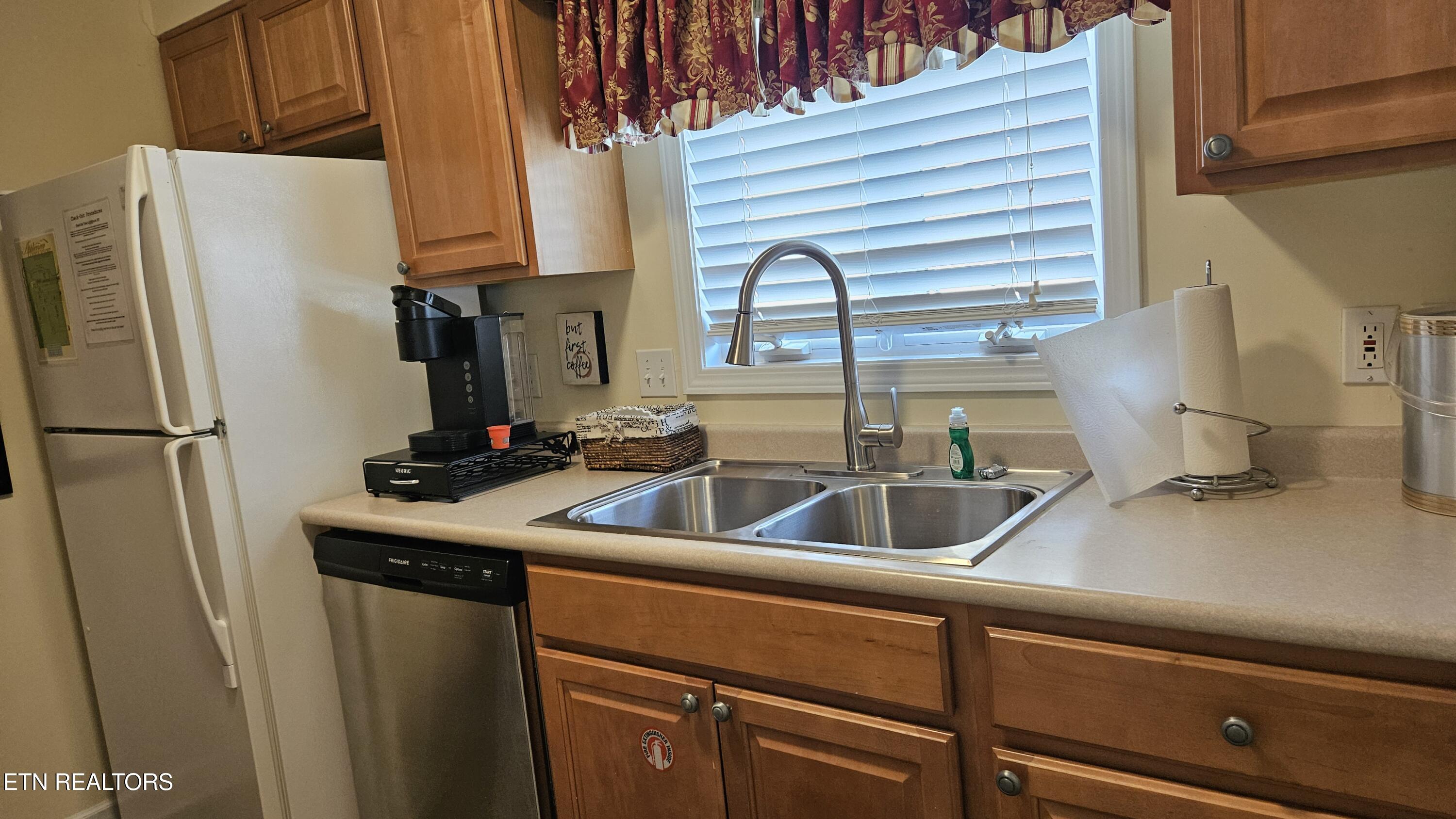 615 River Pl Way, Unit B304 Sevierville, TN 37862 - Photo 12 of 33 20260318_131455