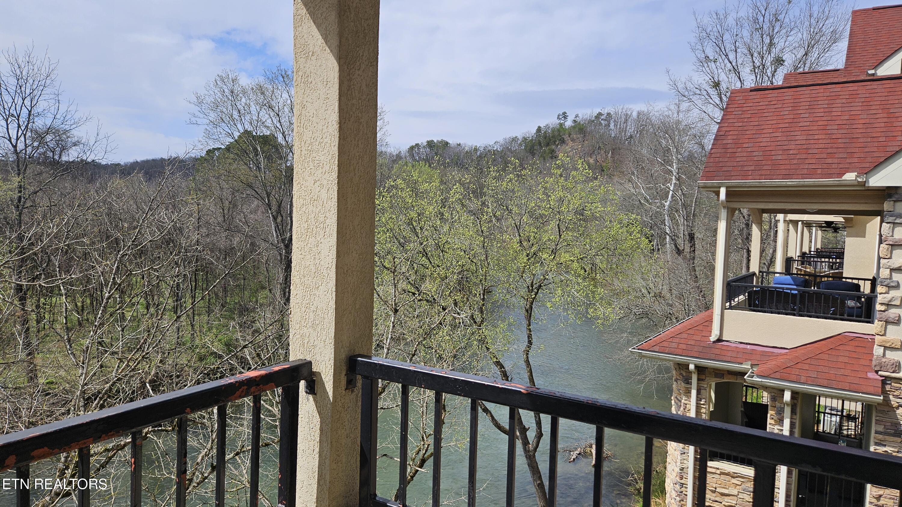 615 River Pl Way, Unit B304 Sevierville, TN 37862 - Photo 24 of 33 20260318_131718