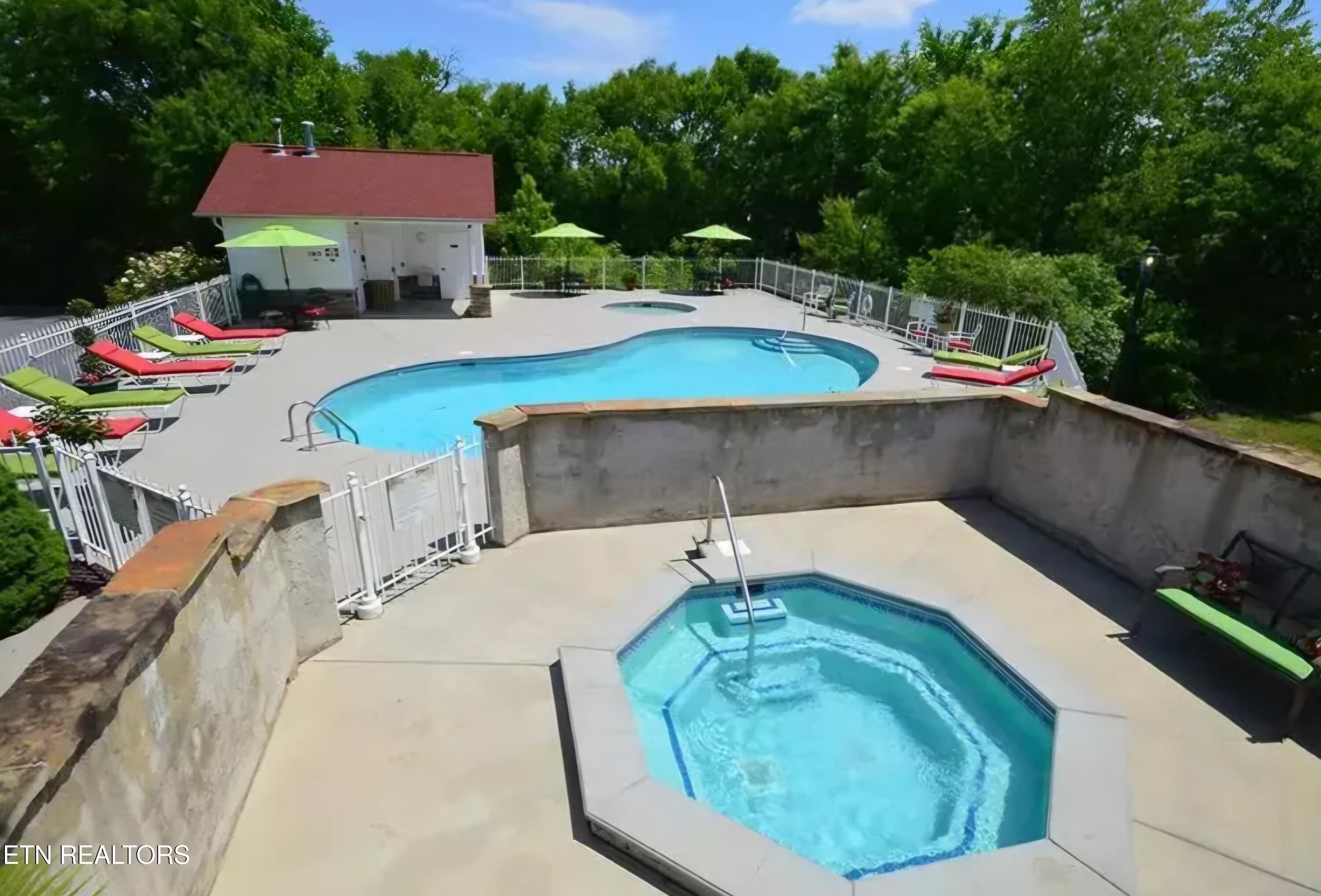 615 River Pl Way, Unit B304 Sevierville, TN 37862 - Photo 30 of 33 Pool