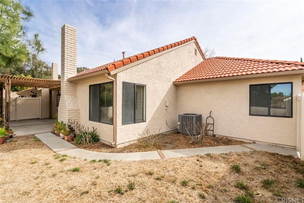 26226 Rainbow Glen Drive Newhall, CA 91321 - Photo 11 of 34