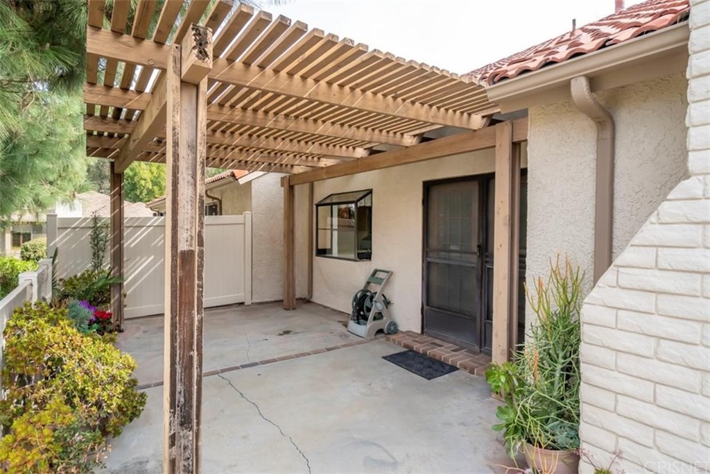 26226 Rainbow Glen Drive Newhall, CA 91321 - Photo 13 of 34