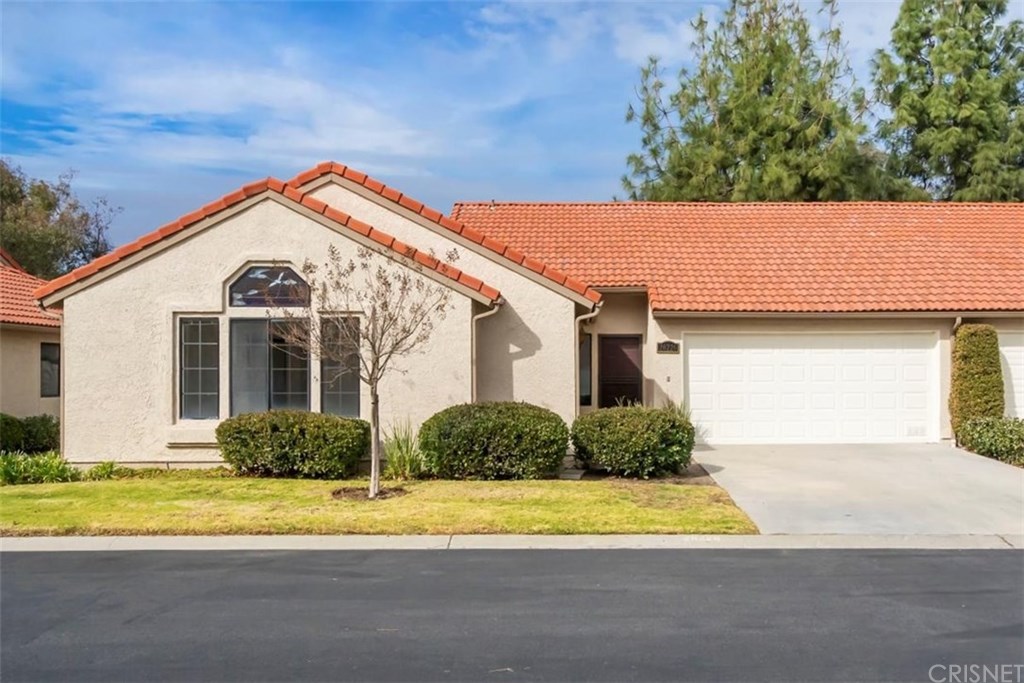 26226 Rainbow Glen Drive Newhall, CA 91321 - Photo 3 of 34