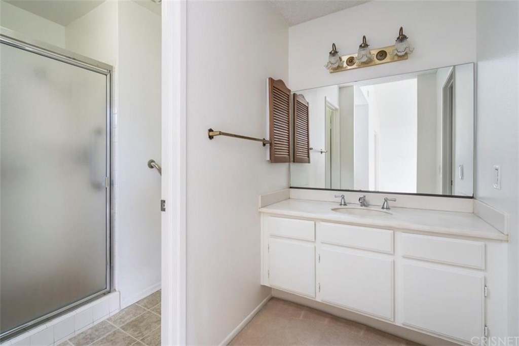 26226 Rainbow Glen Drive Newhall, CA 91321 - Photo 22 of 34