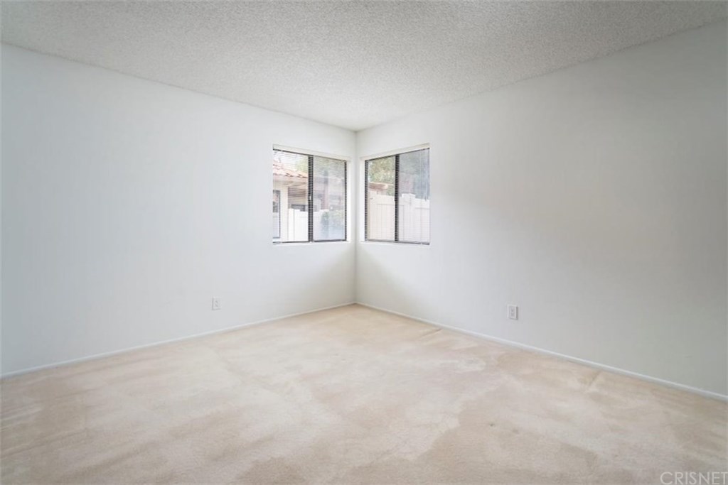 26226 Rainbow Glen Drive Newhall, CA 91321 - Photo 25 of 34