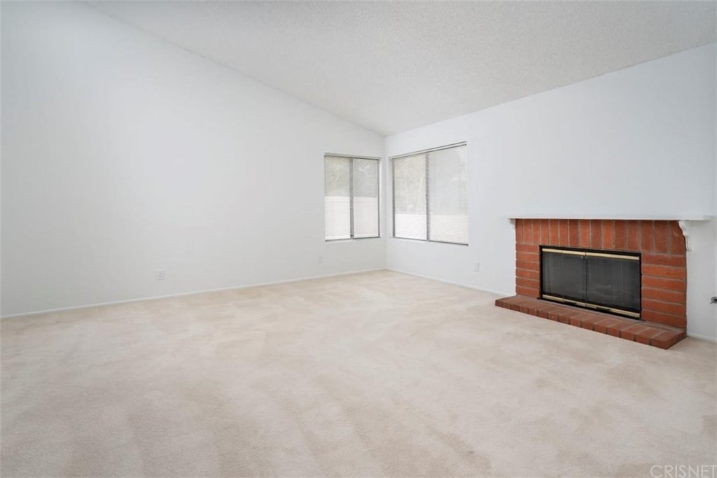 26226 Rainbow Glen Drive Newhall, CA 91321 - Photo 5 of 34