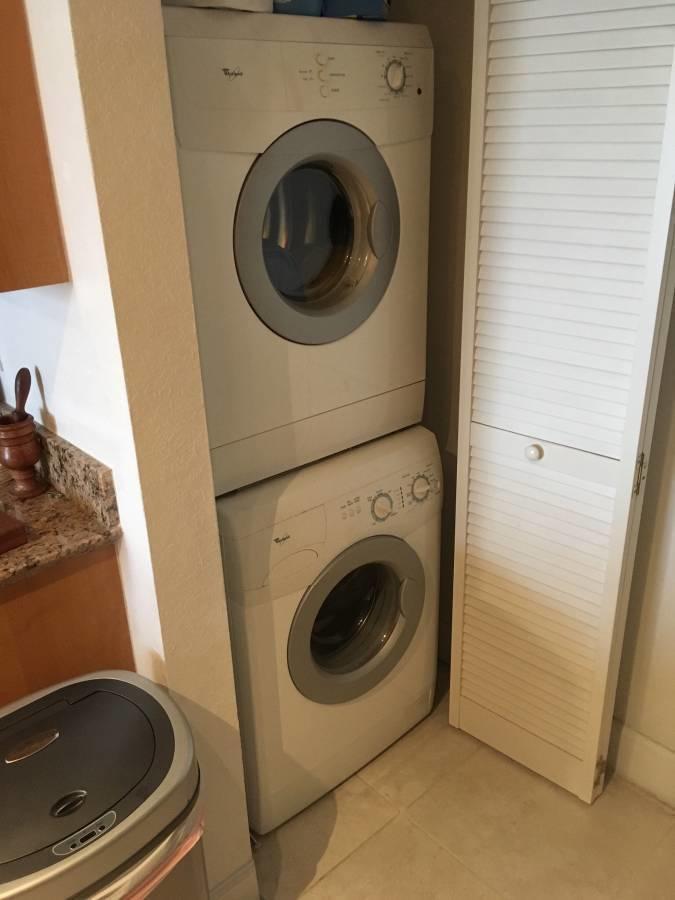 1830 Radius Drive, Unit 825 Hollywood, FL 33020 - Photo 12 of 25 Pic - Washer & Dryer