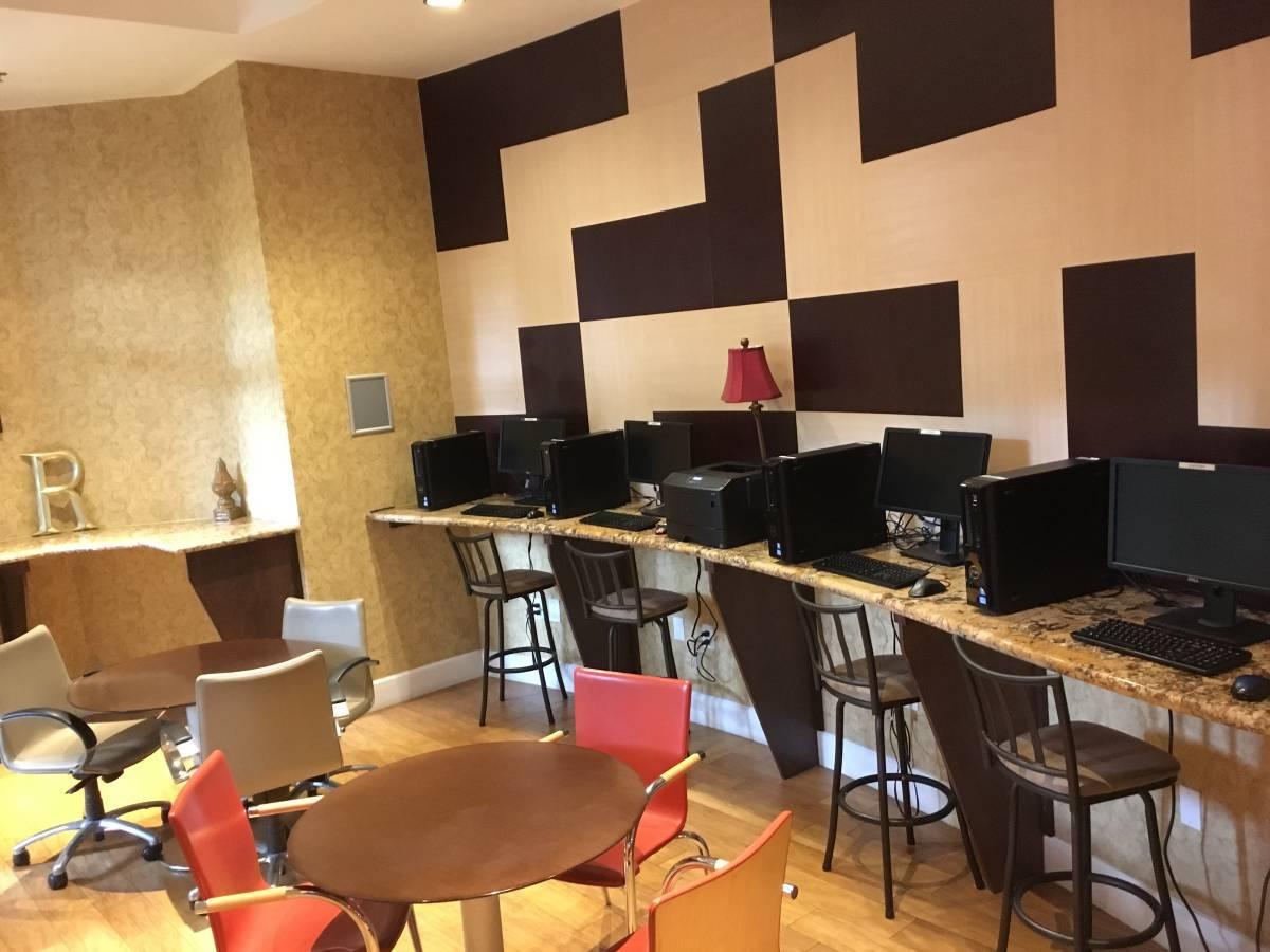 1830 Radius Drive, Unit 825 Hollywood, FL 33020 - Photo 22 of 25 Pic - Internet Cafe