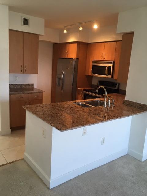 1830 Radius Drive, Unit 825 Hollywood, FL 33020 - Photo 7 of 25 Pic - Kitchen3
