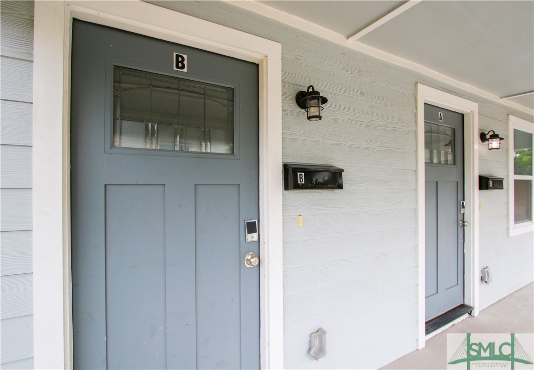 502 West 48th Street Savannah, GA 31405 - Photo 2 of 44 Unit B Upstairs