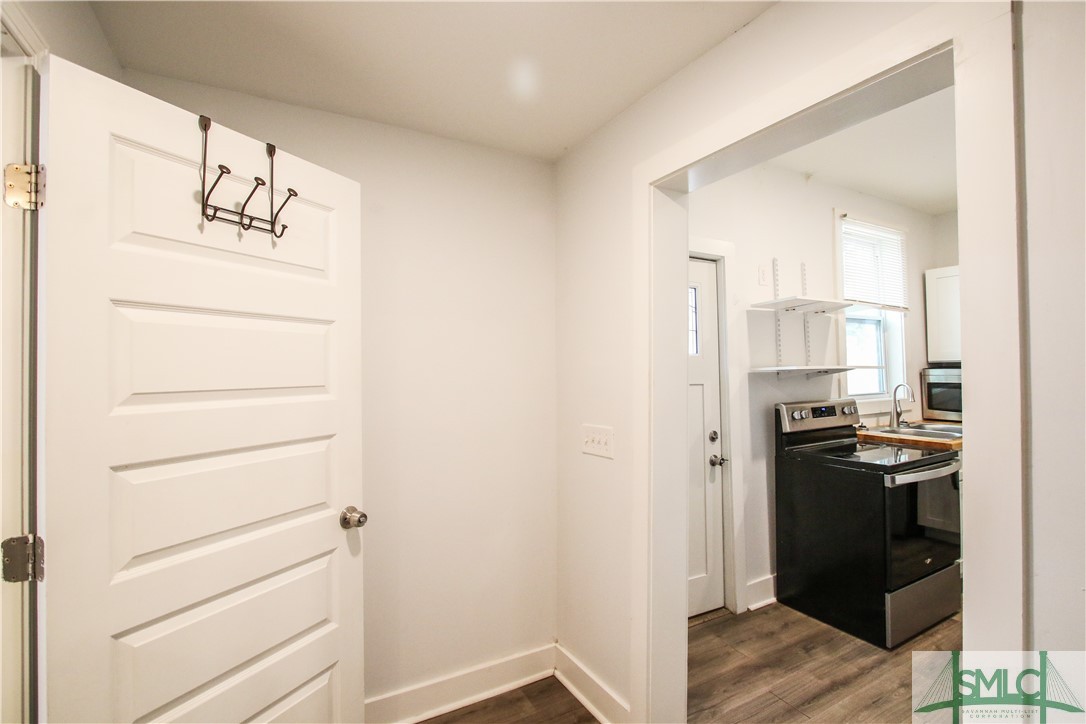 502 West 48th Street Savannah, GA 31405 - Photo 30 of 44 Unit A Downstairs