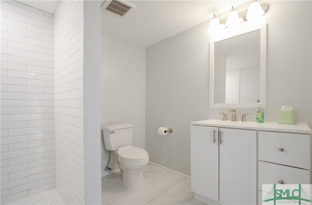 502 West 48th Street Savannah, GA 31405 - Photo 6 of 44 Unit B Upstairs