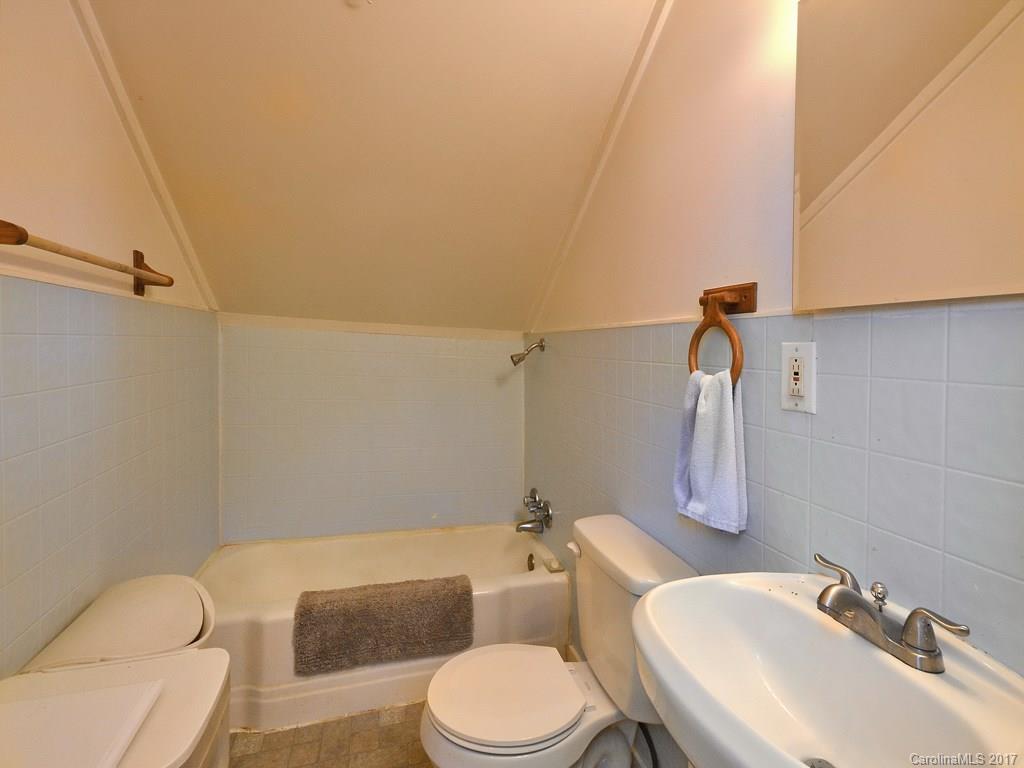 743 Justice Ridge Road Candler, NC 28715 - Photo 5 of 18 Gallery Image 5